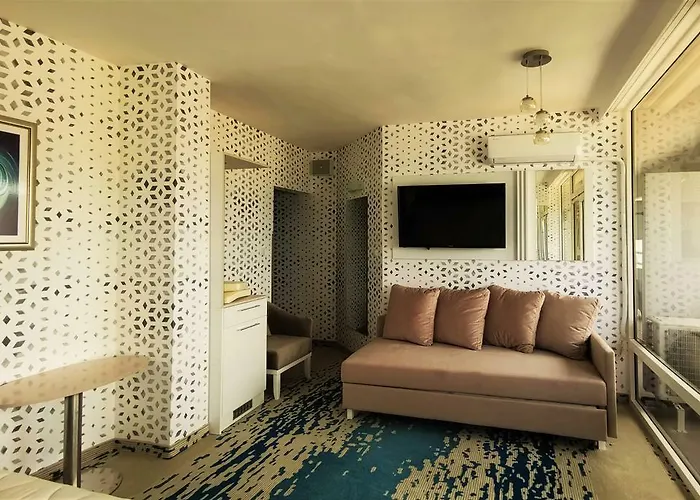 Europe & Casino Готель Сонячний Берег