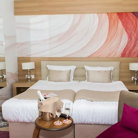 Europe & Casino Hotell 4*