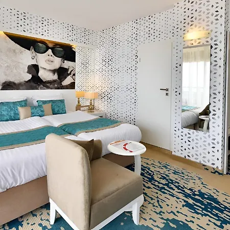 Europe & Casino Hotel 4*