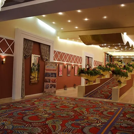 酒店 Europe & Casino 4*