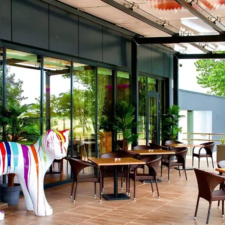 酒店 Europe & Casino