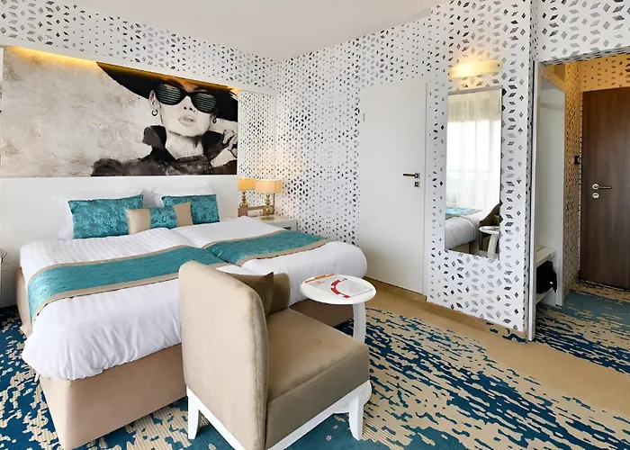 Europe & Casino Otel 4*