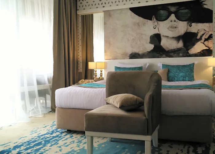 Europe & Casino Otel 4*